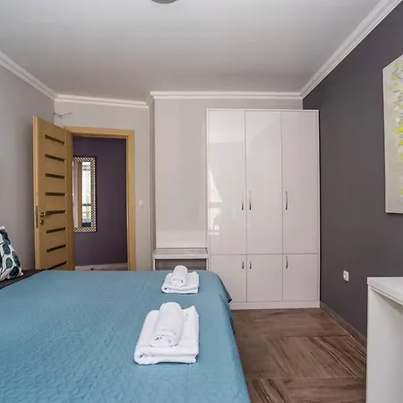 Elegance, In The Heart Of The
